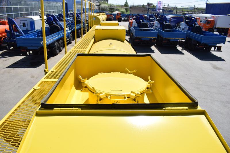 полуприцеп-цистерна метаноловоз объемом 30 куб.м.